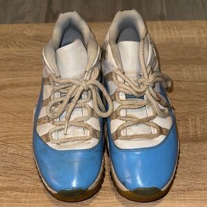 Nike Air Jordan Retro 11 Low University Blue 2017 Size 10 UNC Legend